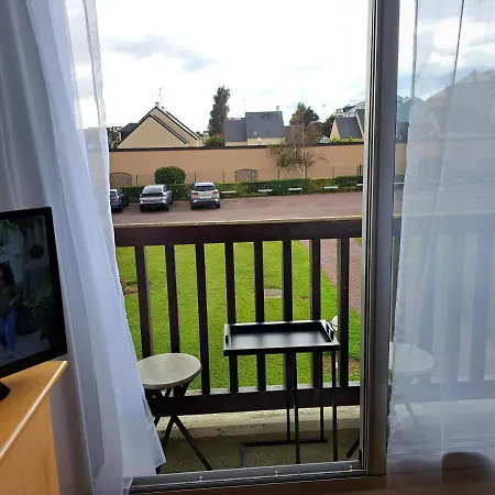 Apartment La *